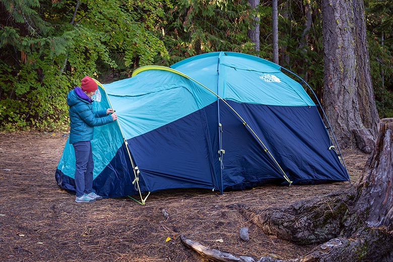 Connecting tents for clearance camping